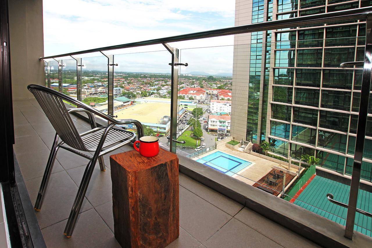 Bernard Holiday Home @ Imperial Suites Kuching Exterior foto